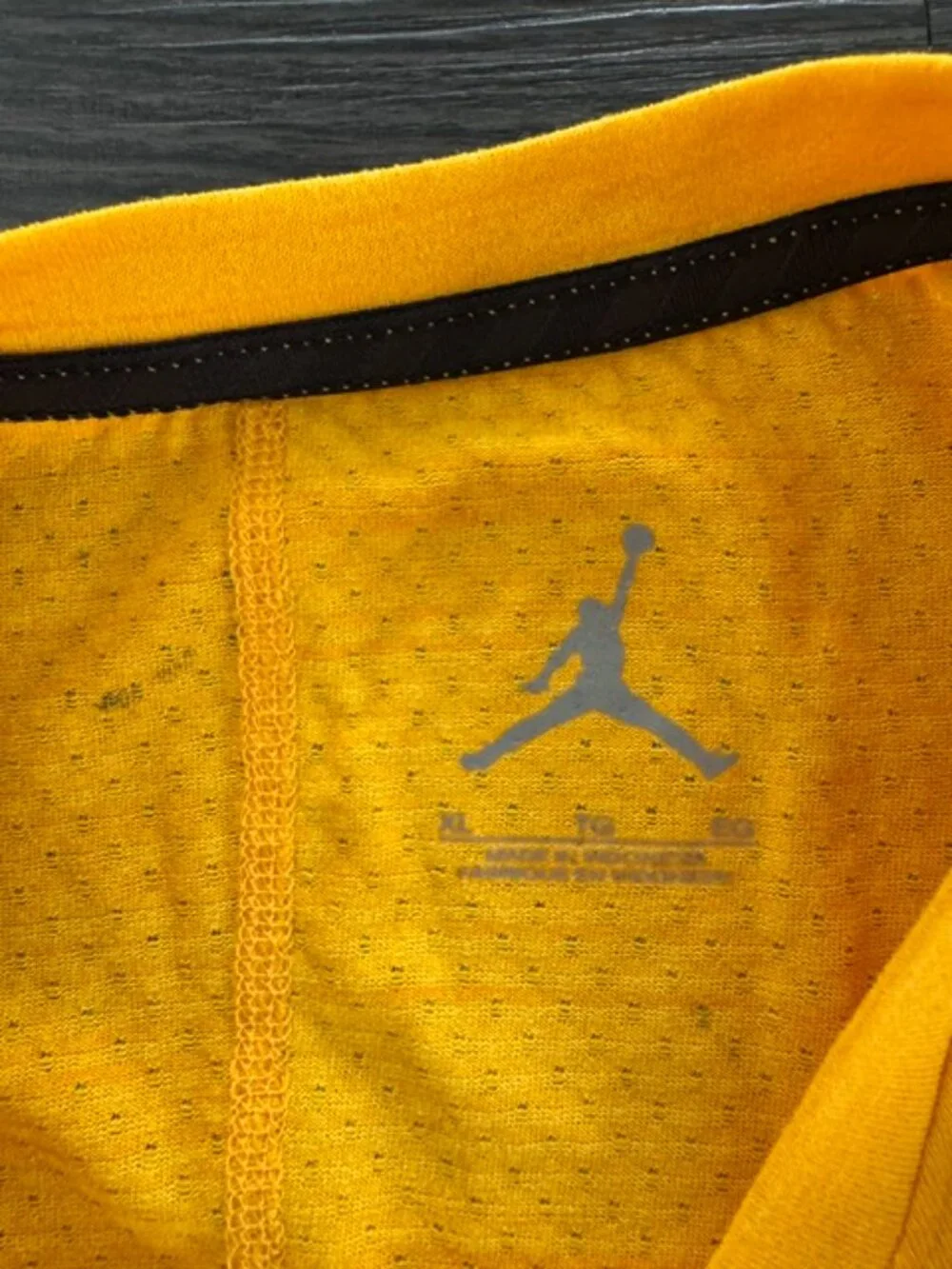 Nike Jordan Brand Michigan Wolverines Long Sleeve Shirt Size XL Maize Dri-Fit
